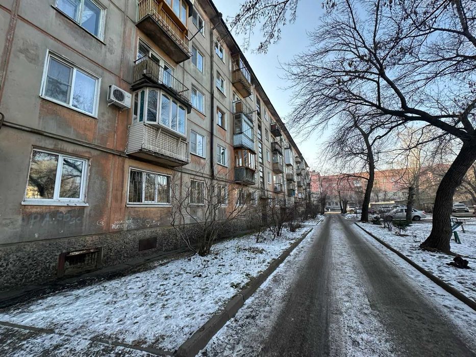 2х. 45 АПТЕКА, 45м2, 1965г.п., решетки, окна пласт. можно в ипотеку