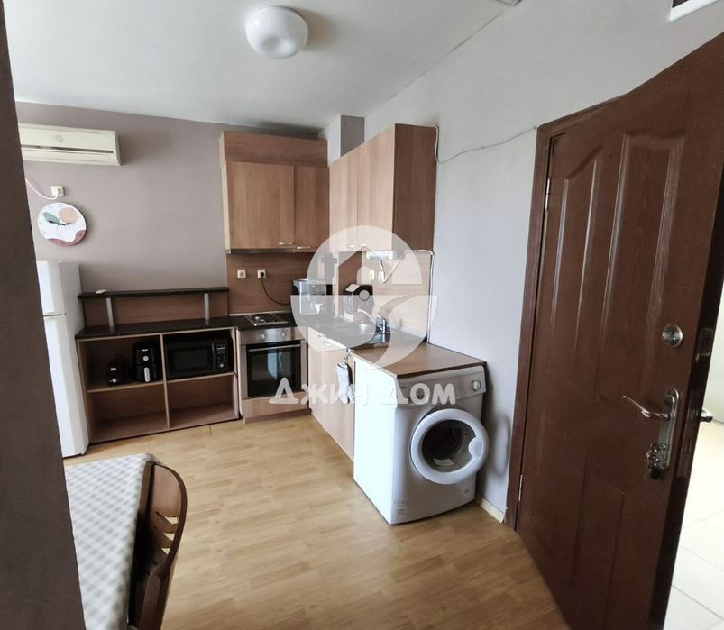 Продава се Двустаен апартамент в Свети Влас - 65 кв.м за 1077 €/кв.м - Снимка #1