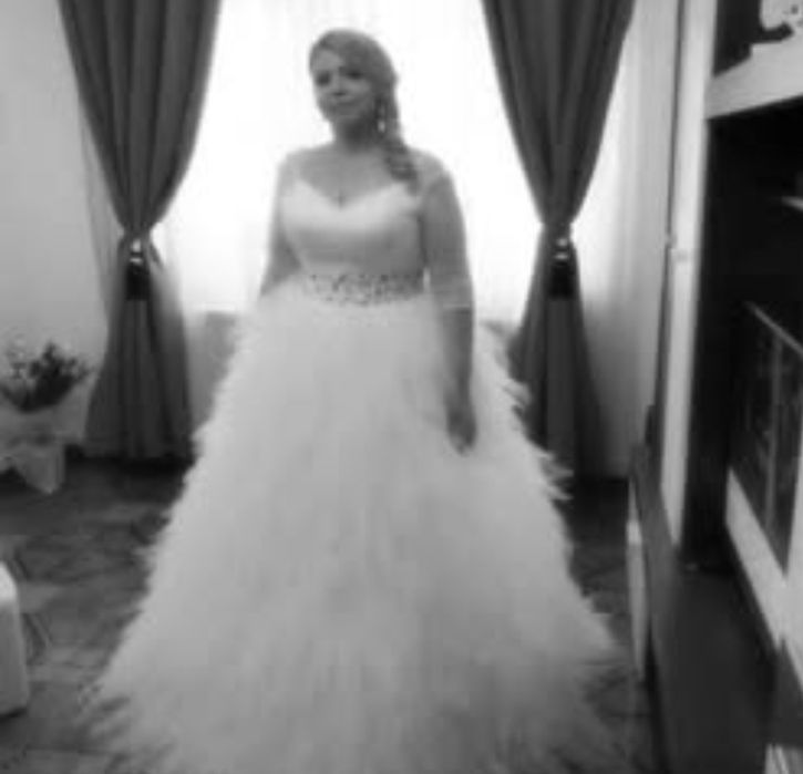 Rochie mireasa cu pietre mov