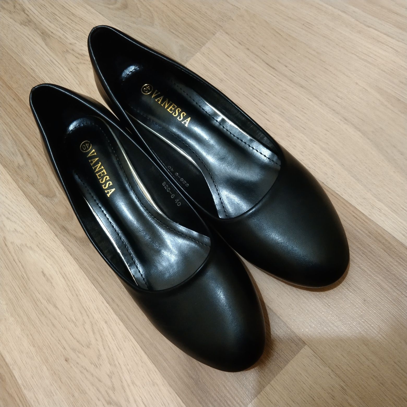 Классические черные женские туфли на низком каблуке 4 см