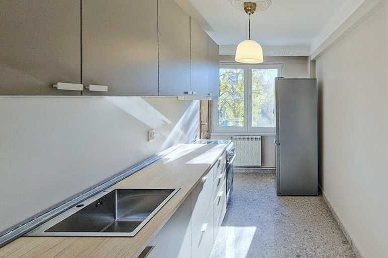 Ap.3 camere decomandat, renovat complet – centru Tg. Mureș, lângă ANAF