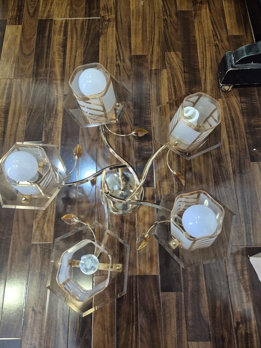 Продам люстру 5ти рожковую