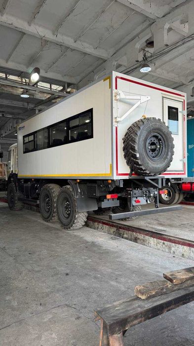 Вахтовый автобус
КАМАЗ 6x6