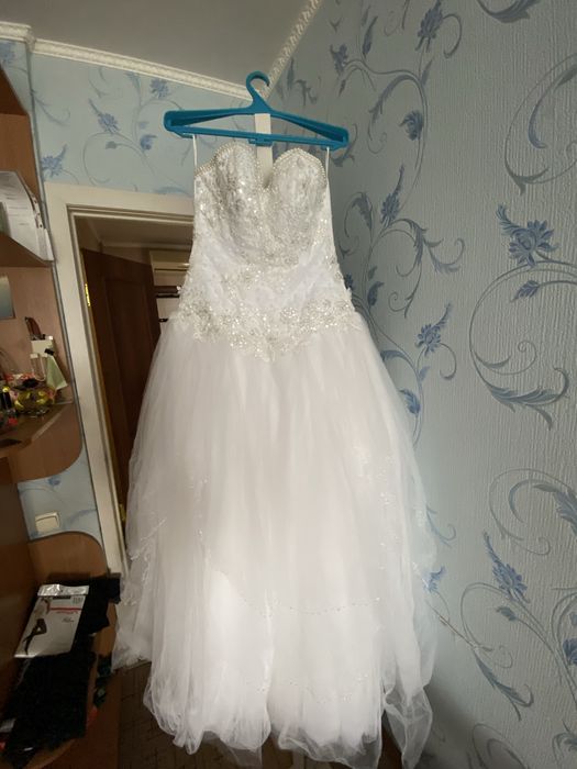 Прлдам свадебное платье