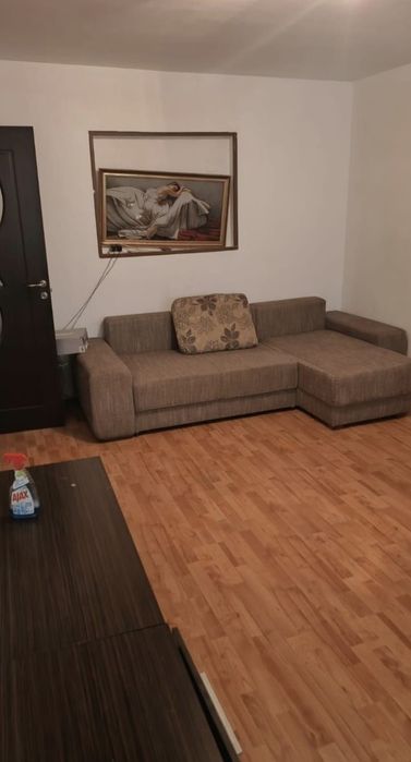 Particular , vând apartament cu 2 camere decomandat Lapus
