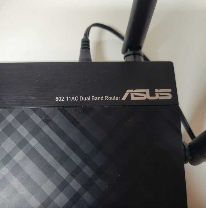 ASUS AC1200 Dual-Band Wi-Fi Router (RT-AC1200)