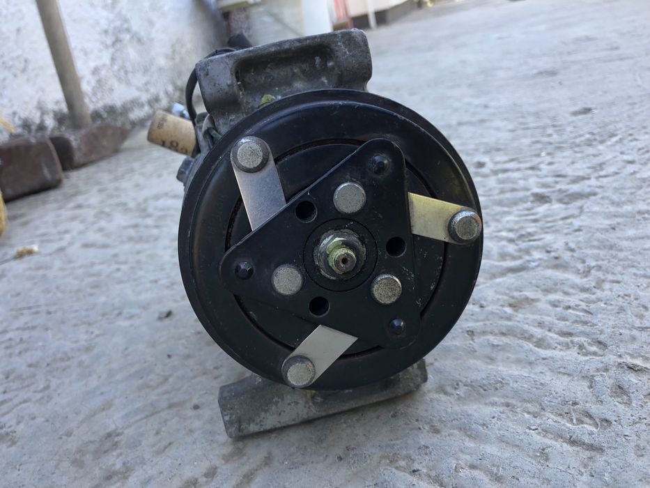 Compresor Ac VOLVO S60 V60 V70 S80 XC60 XC70 motor E5 P31315453