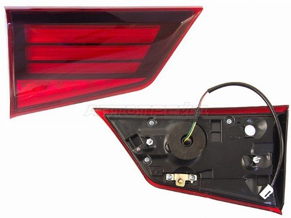 Фонарь в крышку багажника Mitsubishi Outlander