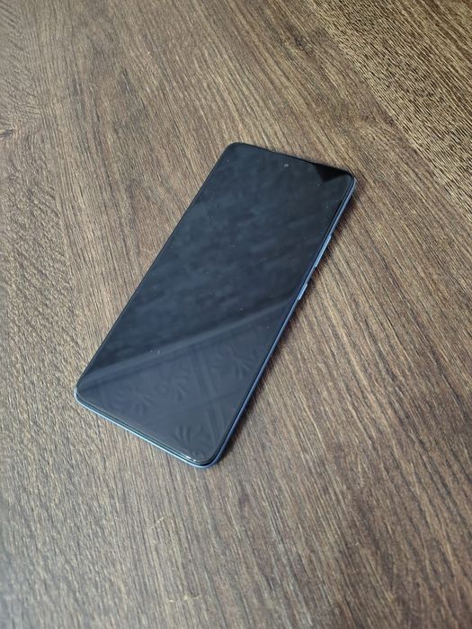 Vând Motorola G72 , 8 GB Ram