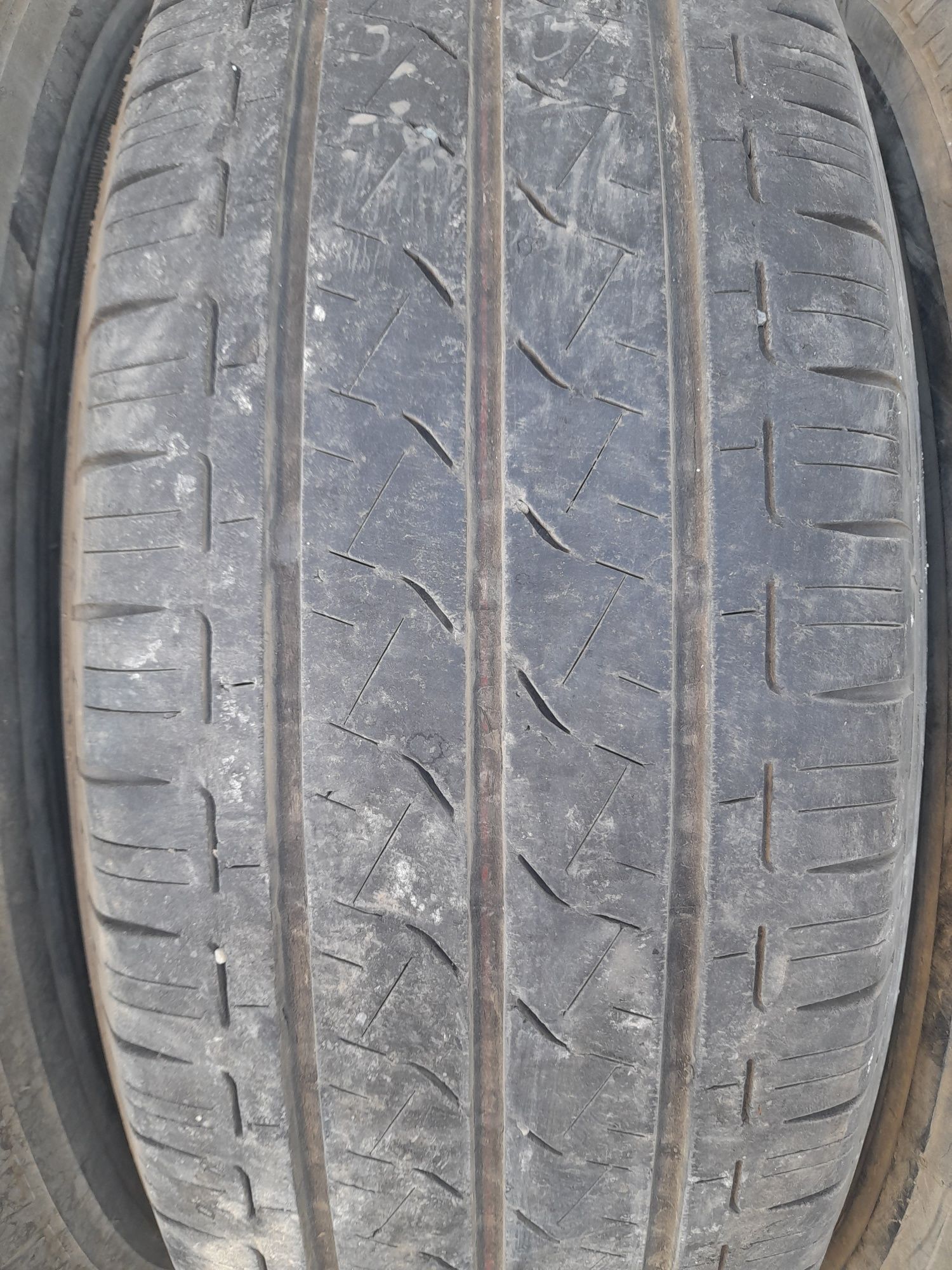 Bridgestone 235/65/16С летний