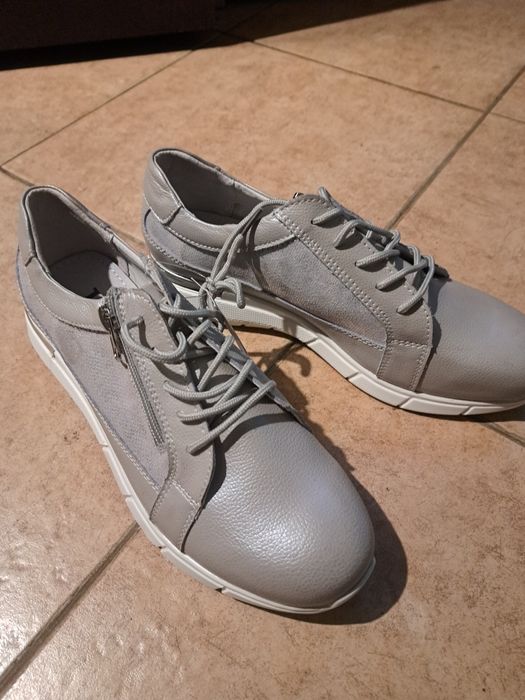 Чисто НОВИ С етикет! Различни Видове и Размери Дамски и Мъжки Обувки