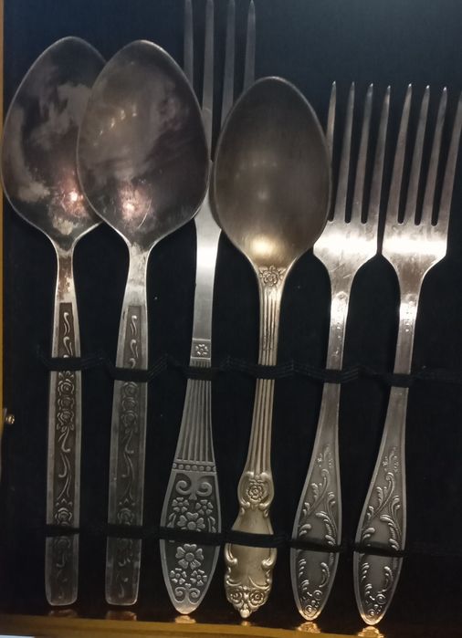 Столовые принадлежности