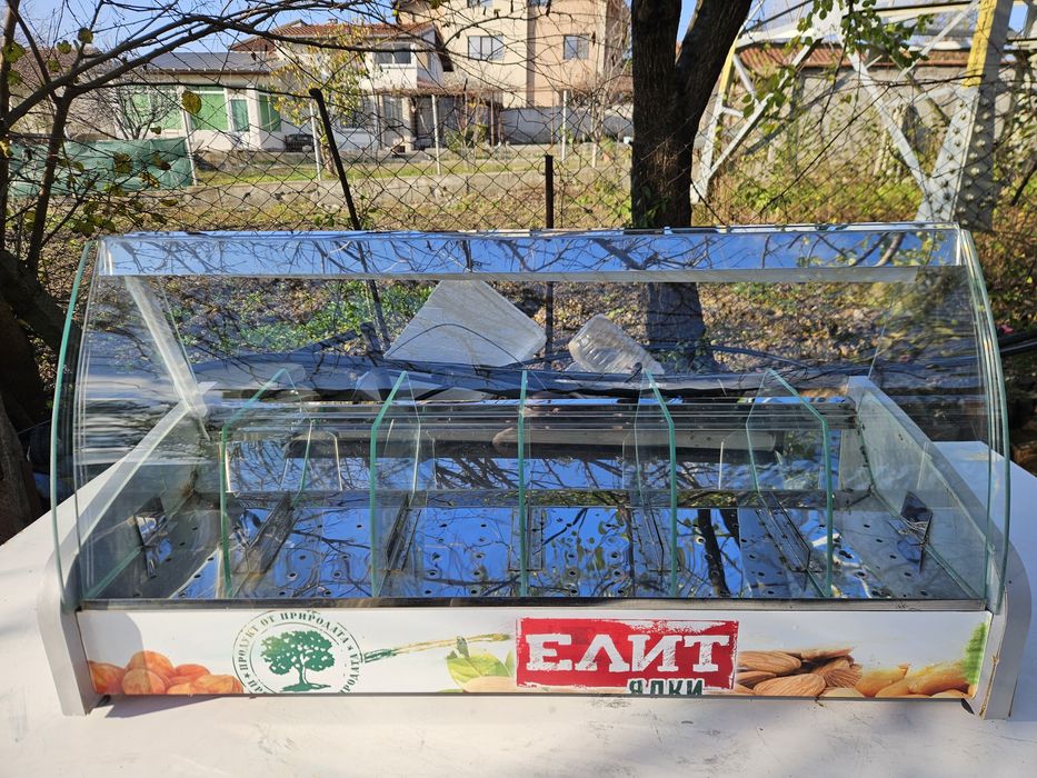 Топла Витрина настолна хоризонтална за Ядки 6 вида