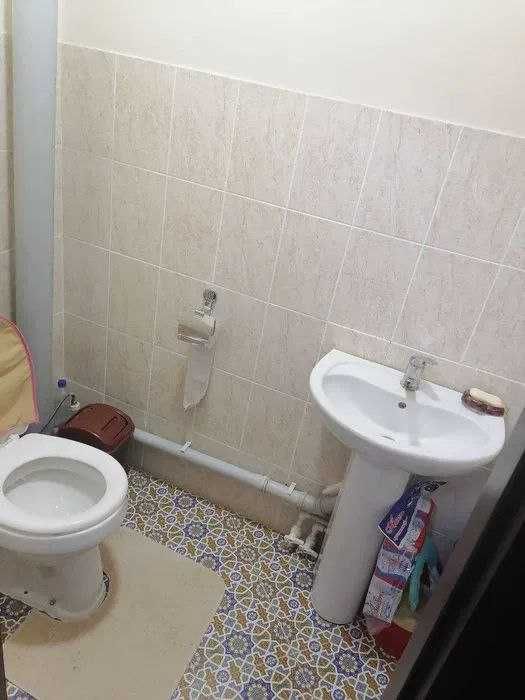 3 xona uyning 1 xonasi 1ta bolaga ijaraga beriladi