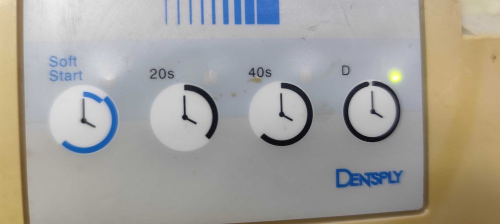 aparat de polimerizat stomatologic model DEGULUX SOFT START