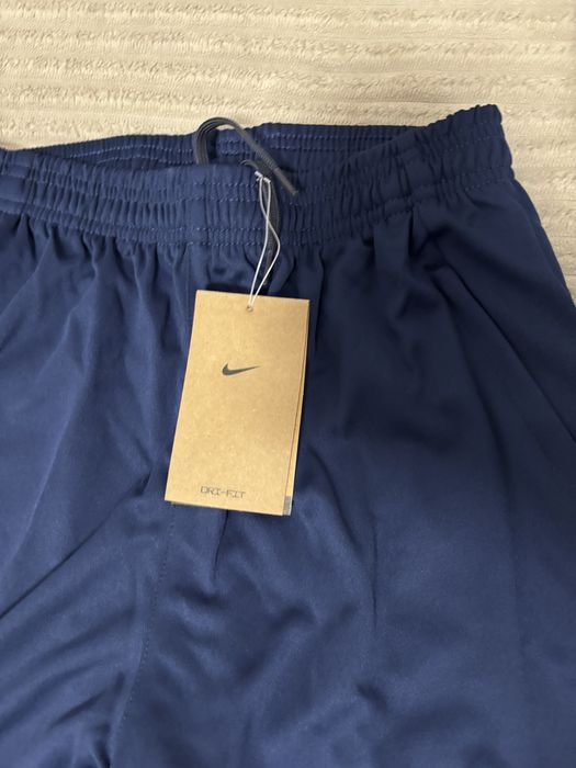 Compleu Fc Barcelona -nou,cu eticheta