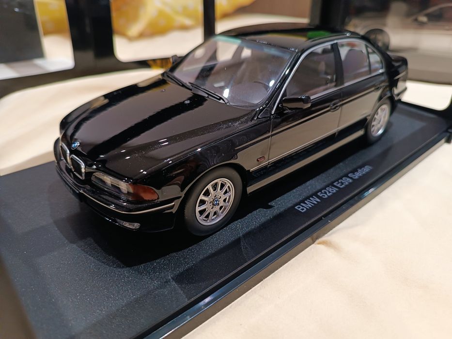Bmw E39 528 1:18
