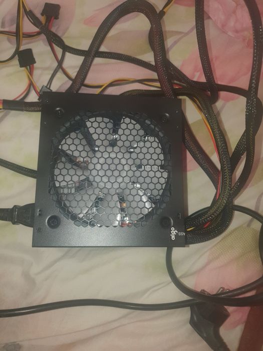 Sursa 700w ca și noua