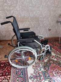 Продам инвалидной коляску, ходунки для взрослых и костыль