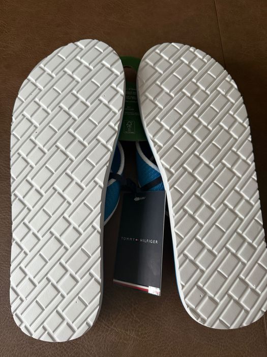 Slapi Tommy Hilfiger 42