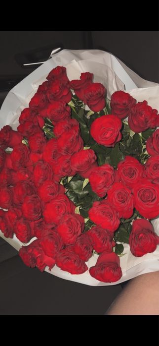 красные розы 29 шт