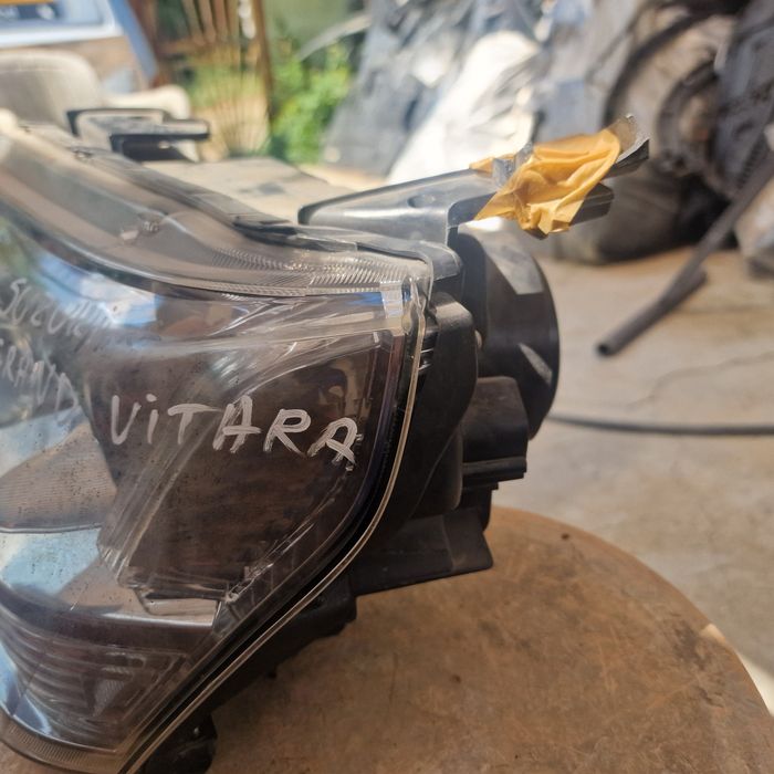 Suzuki Grand Vitara ляв фар