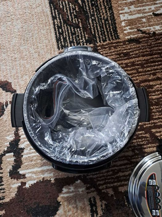 Multicooker electric, sub presiune ,Nou