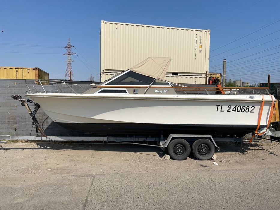 Barca cabinata + motor volvo 170 cp + peridot 2000 kg