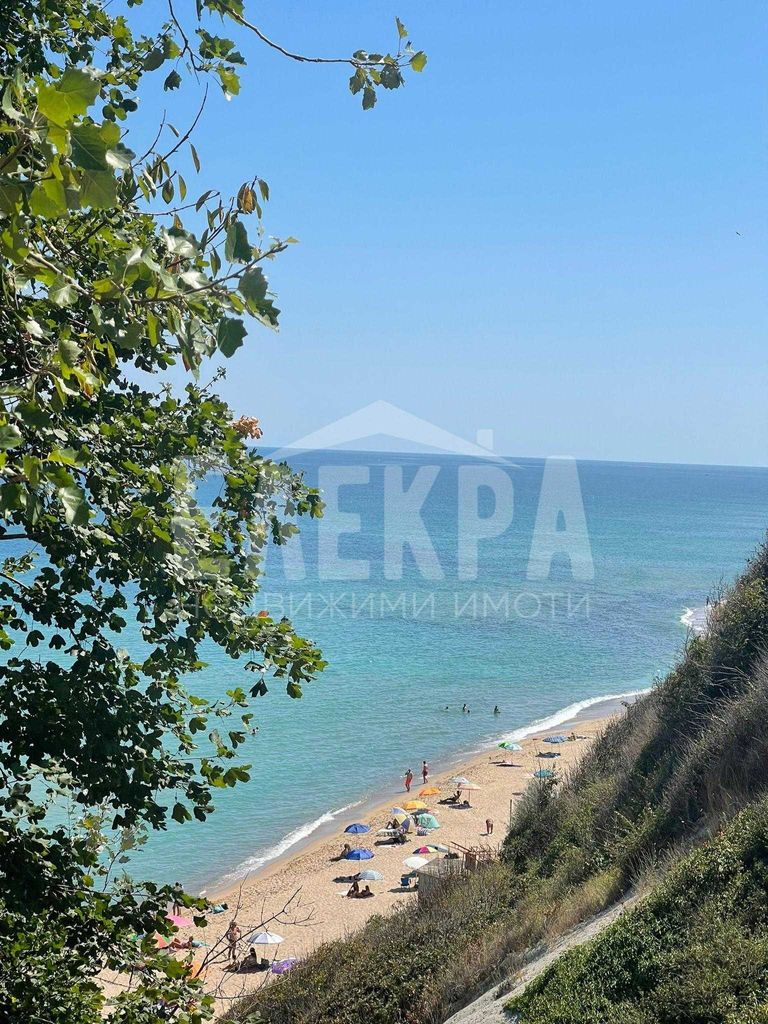 Продава се Тристаен апартамент в Варна, Център - 105 кв.м за 1143 €/кв.м - Снимка #12