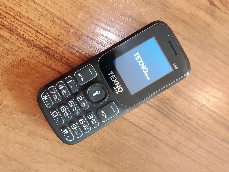Продаётся телефон tecno max 100
