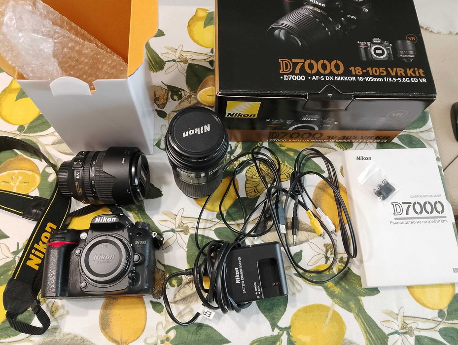 Фотоапарат Nikon D7000 с два обектива