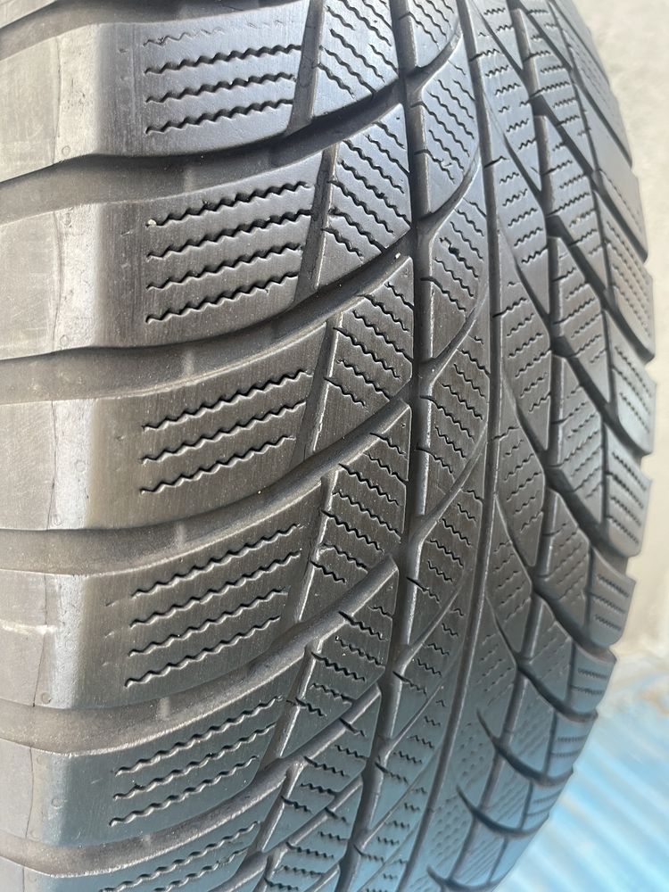 225/60R18 Bridgestone Blizzak LM001 o bucata