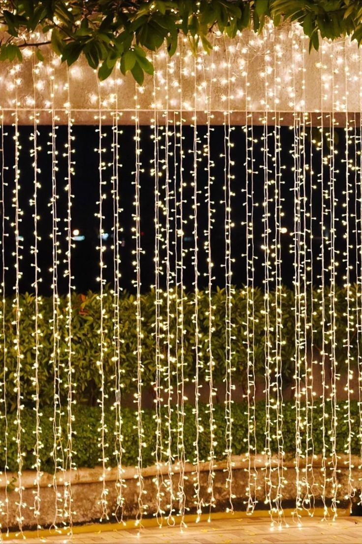 Коледна украса - LED светеща завеса, 300x60 см. Цветове - жълт