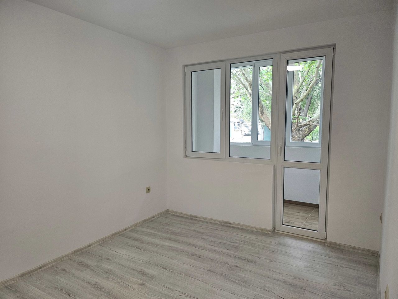 Продава се Тристаен апартамент в Варна, Владислав Варненчик - 55 кв.м за 2290 €/кв.м - Снимка #3