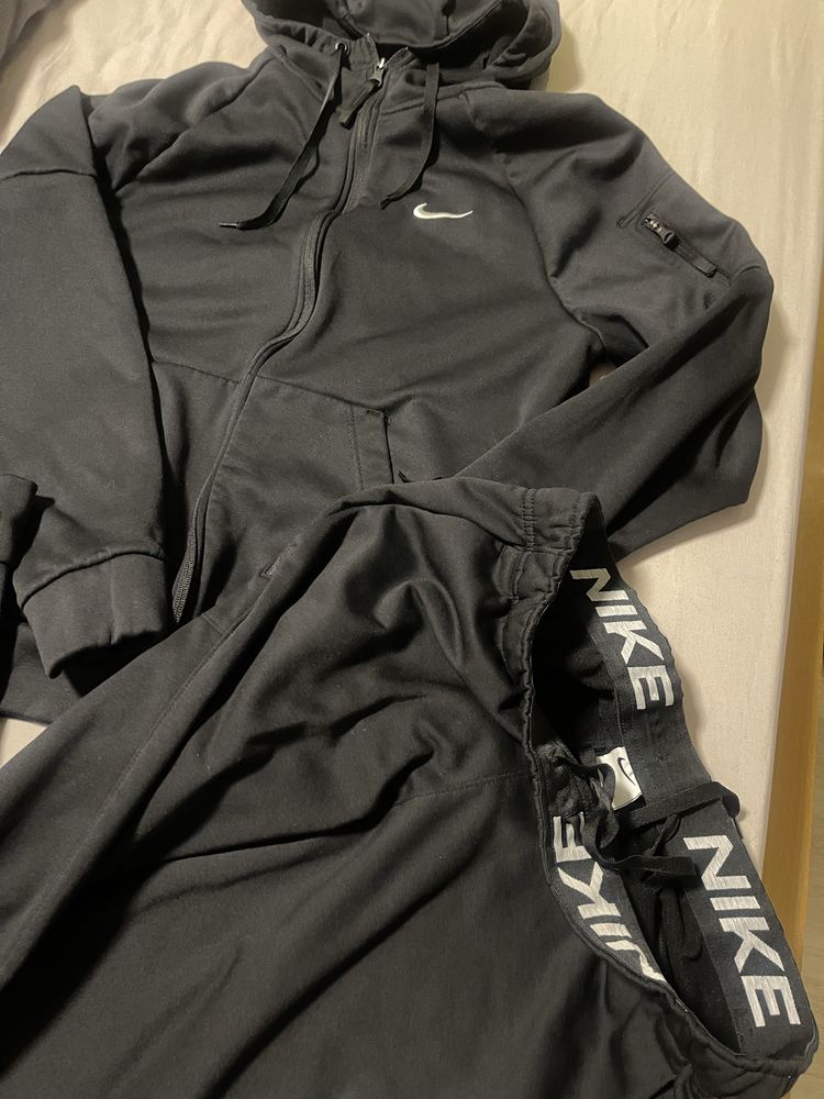 Спортен екип NIKE