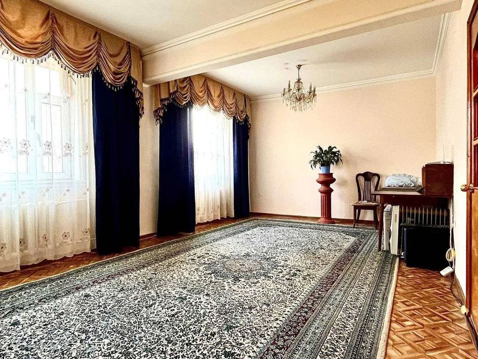 квартира 
Чиланзар Ц-квартал.

Банковский дом