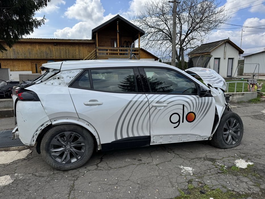 Dezmembrez Peugeot 2008 1,2 benzina THP130 2020-2025