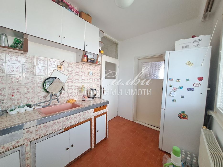 Продава се Четиристаен апартамент в Шумен, Боян Българанов 1 - 103 кв.м за 926 €/кв.м - Снимка #6