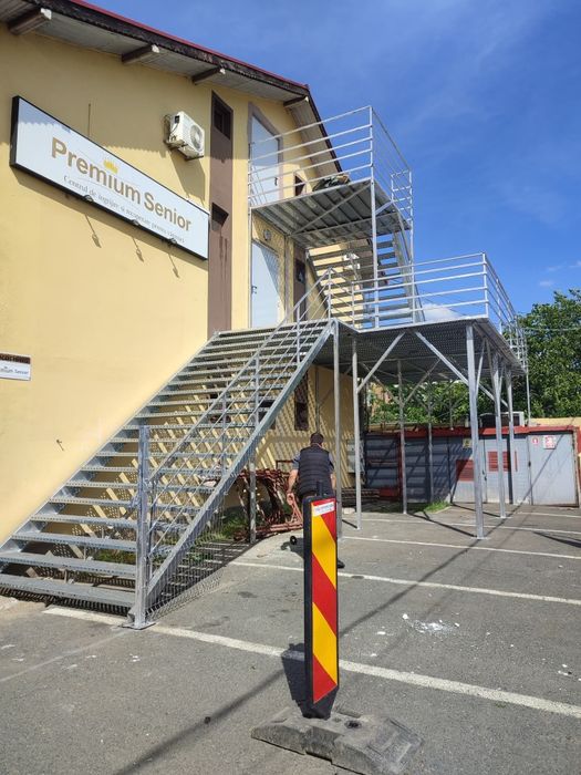 Vând scări zincate galvanizate