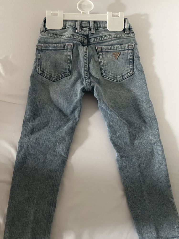 Комплекти и дънки GUESS за момиче 4 г.