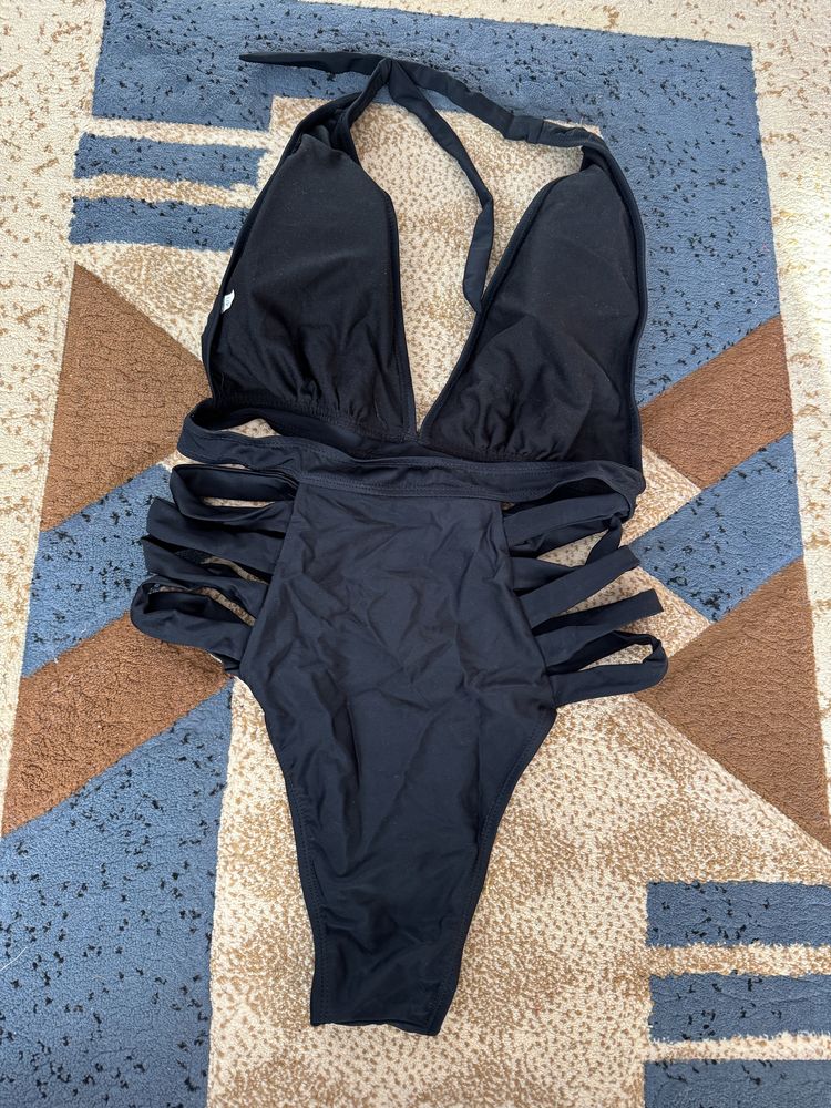 Costum de baie intreg , marimea 40