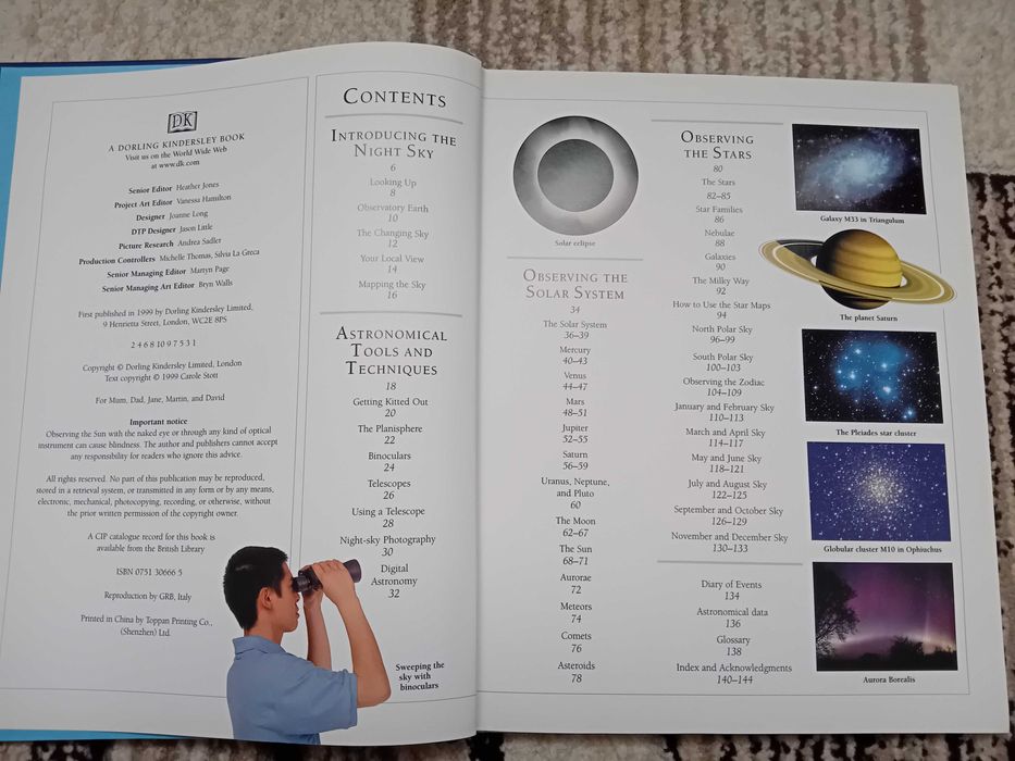 Vând cartea New Astronomer în engleză