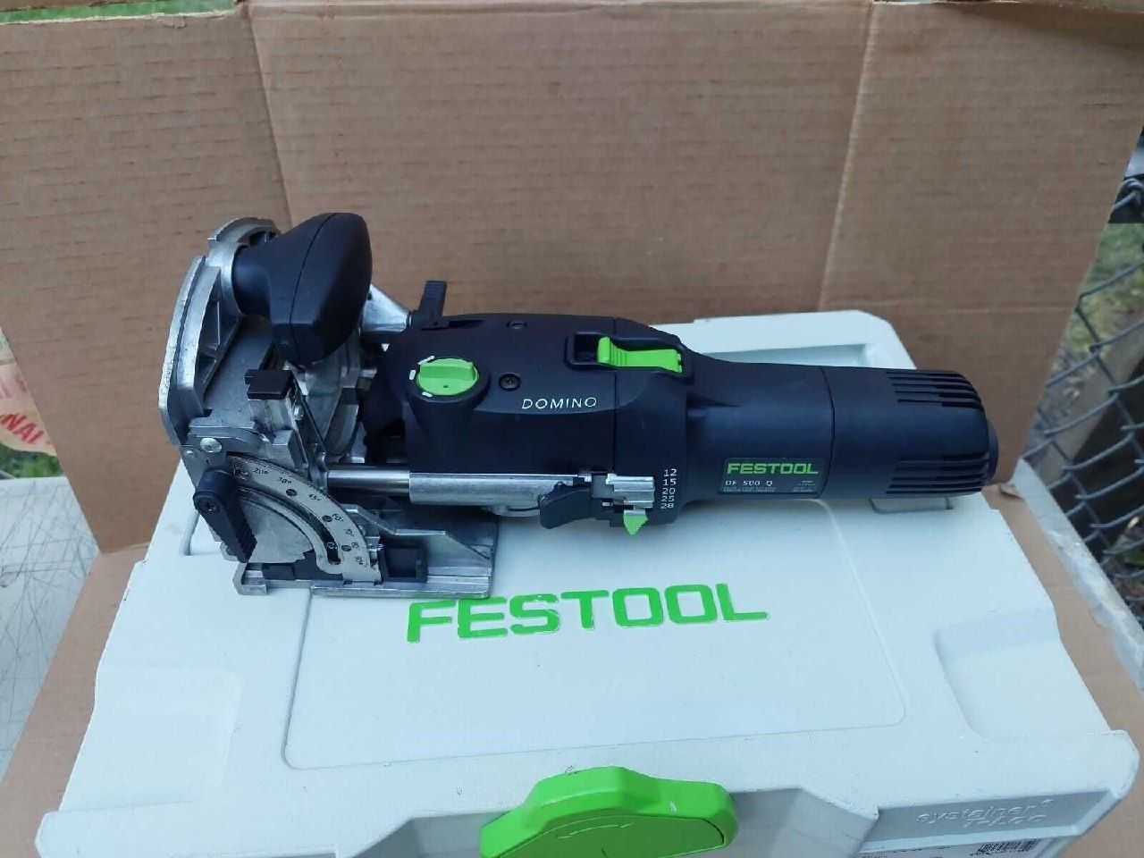 Продаётся  фрезер для дюбельных соединений  FESTOOL (Domino Df 500)
ht