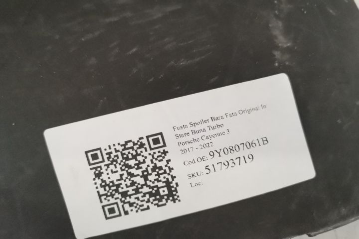 Спойлер За Предна Броня Оригинален В Добро Състояние Турбо Порше Каен