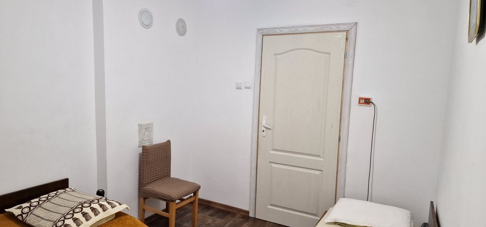 Дава се под наем Двустаен апартамент в с. Атия, Област Бургас - 89 кв.м за 26520 € - Снимка #2