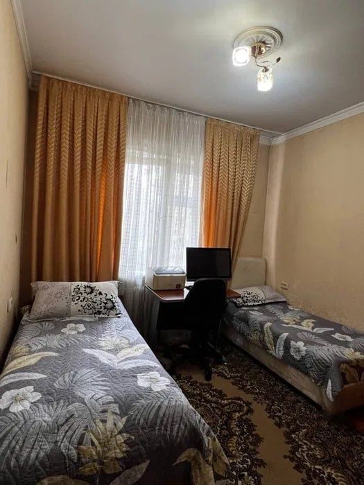 Продается 4-комнатная квартира в Сергелийском