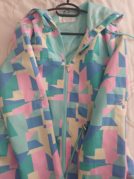 Дамско пролетно цветно яке
