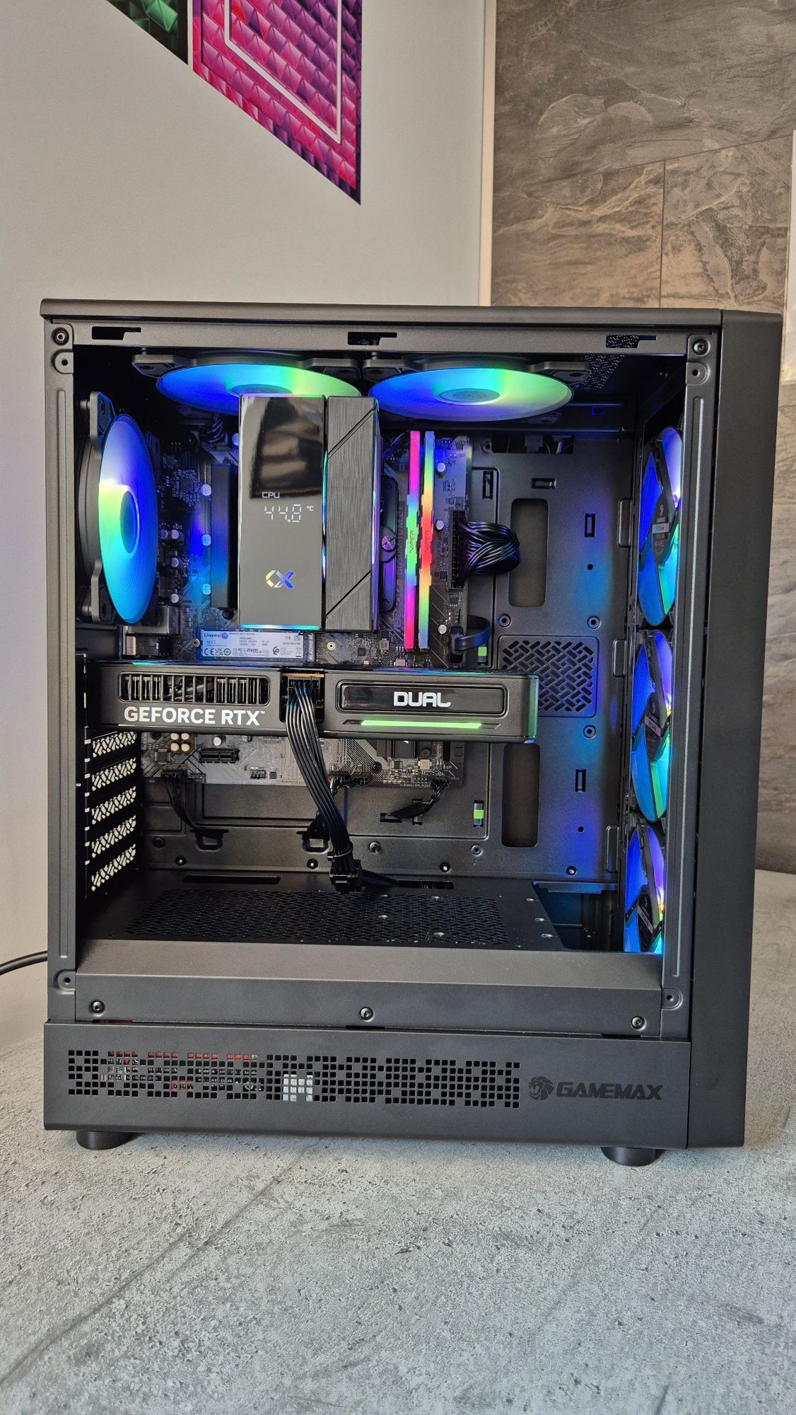 Геймърски компютър НОВ! ГАРАНЦИЯ! Ryzen 5 7500F/RTX5060/32GB/1TB
