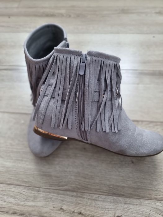 Botine ușoare cu franjuri, mărimea 38