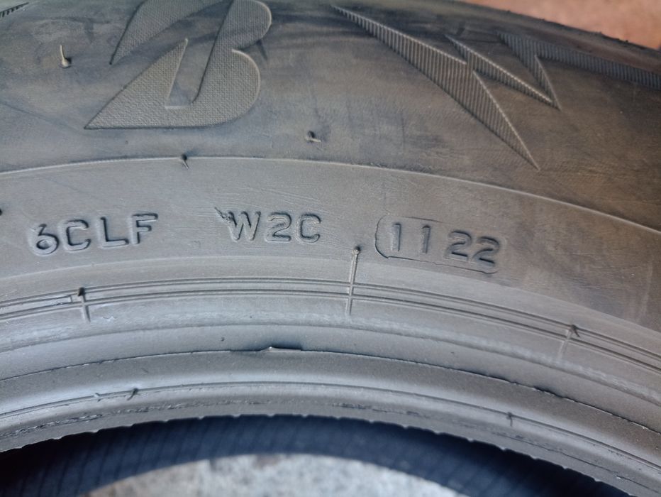 4 anvelope de iarna Bridgestone 215/65 R17 2xdot 2120 2xdot 1122